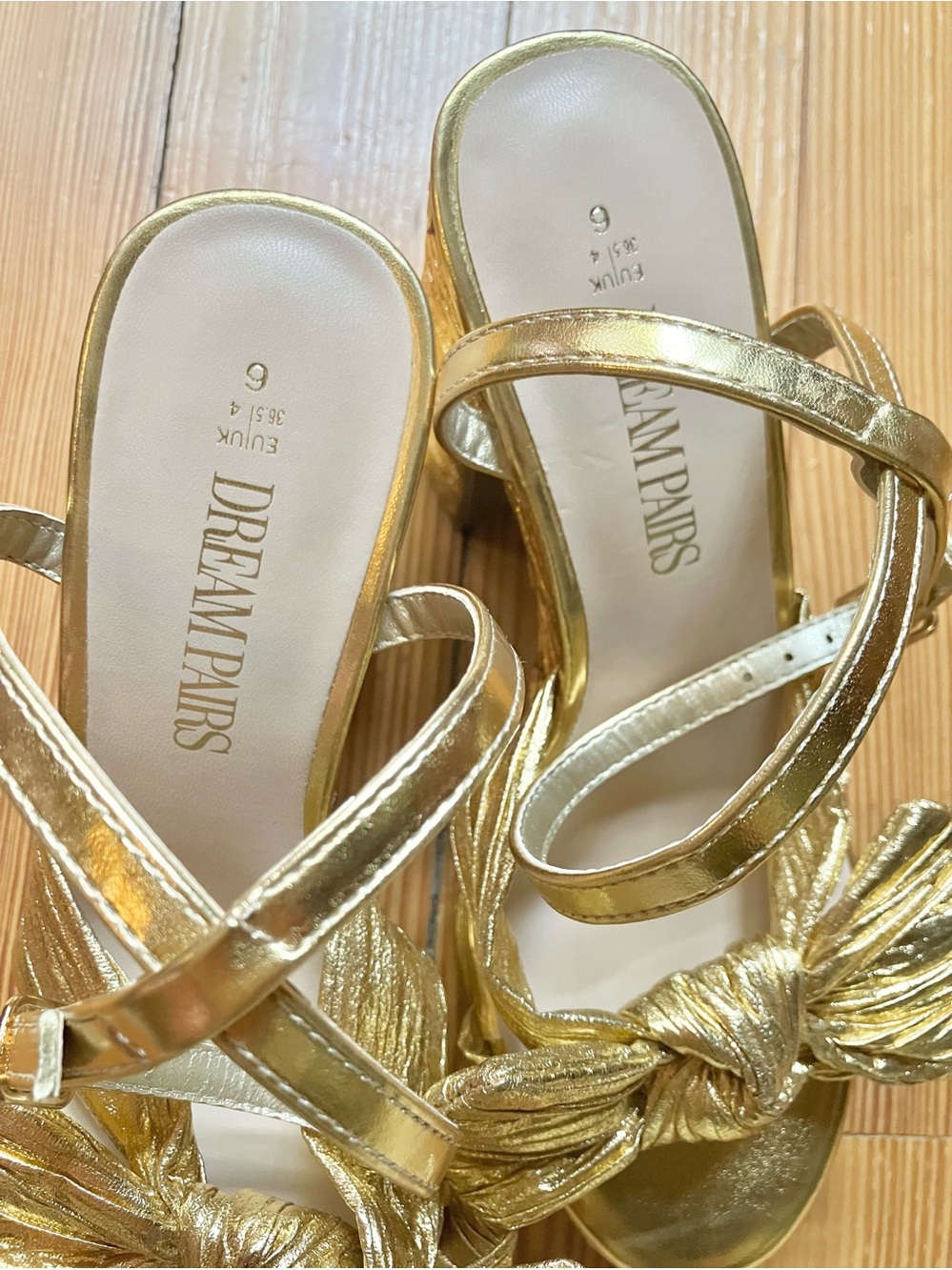 NWOB Dream Pairs Platform
Pleated Bow Ankle Strap Sandals in Gold Sz 6 - Picture 12 of 16